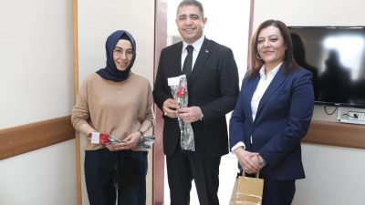 DÜZCE(İHA) – Düzce Valisi Selçuk Aslan ve eşi Pınar Aslan,