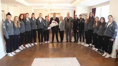 DÜZCE(İHA) – Türkiye Basketbol Federasyonu (TBF) Kadınlar Bölgesel Liginde mücadele