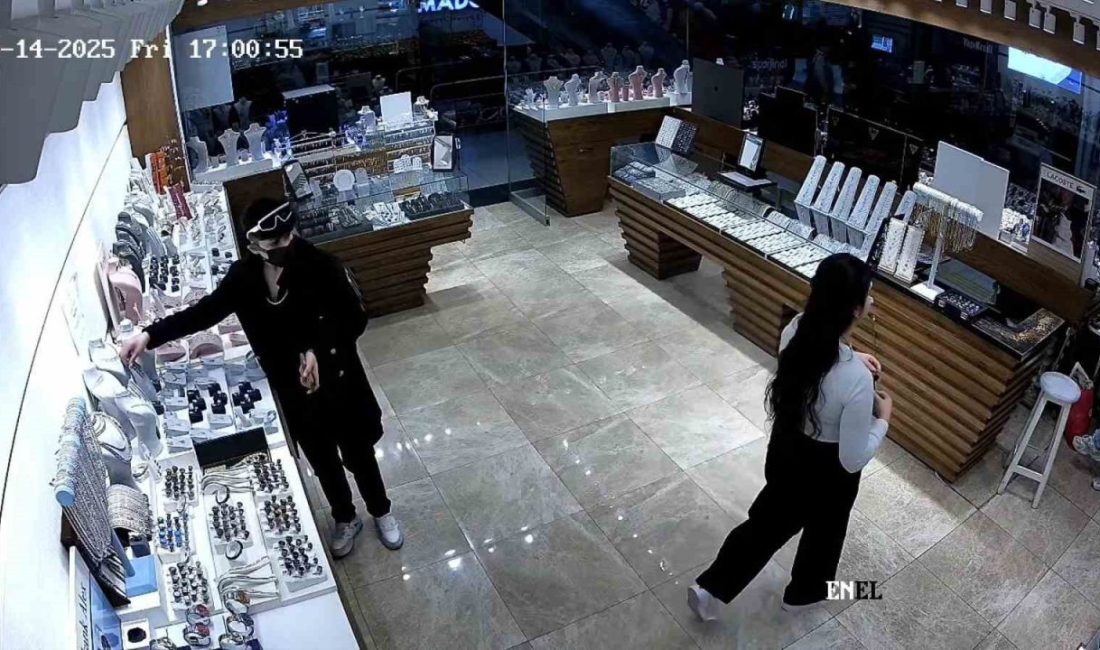 Yalova’da cerrahi maske takarak girdiği mağazadan saat ve bileklik çalan