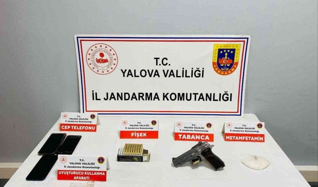 Yalova’da jandarma tarafından düzenlenen uyuşturucu operasyonunda 3 şüpheli gözaltına alındı.