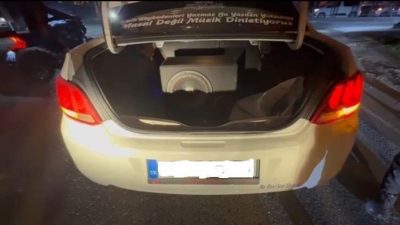 Düzce’de yüksek sesle müzik dinleyerek gezen 27 araç sürücüsüne 68