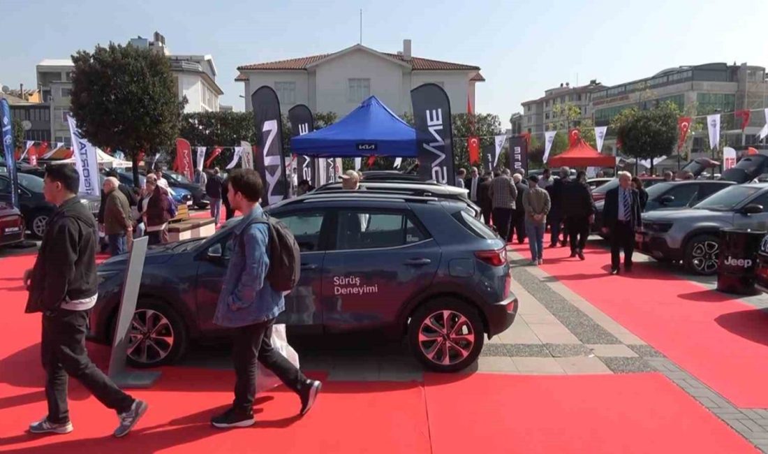 4. Yalova Oto Show kapılarını açtı Yalova’da bu yol 4’üncüsü düzenlenen Oto Show kapılarını otomobil tutkunlarına
