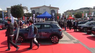 Yalova’da bu yol 4’üncüsü düzenlenen Oto Show kapılarını otomobil tutkunlarına