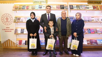 DÜZCE(İHA) – Düzce Valisi Selçuk Aslan’ın 61. Kütüphane Haftası çeşitli