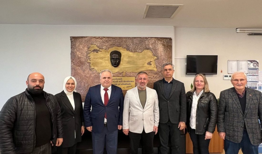 AK Parti’den kurumsal ziyaretler AK Parti Bilecik İl Başkanı Serkan Yıldırım, İl Yönetim Kurulu