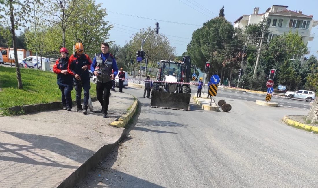 Kocaeli’nin Karamürsel ilçesinde altyapı çalışmaları esnasında doğal gaz borusu delindi.