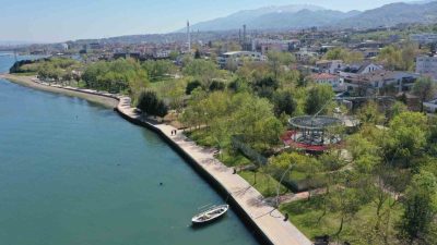 Kitapseverleri Kocaeli’nin en güzel sahillerinden biri olan Başiskele Sahili’nde buluşturacak