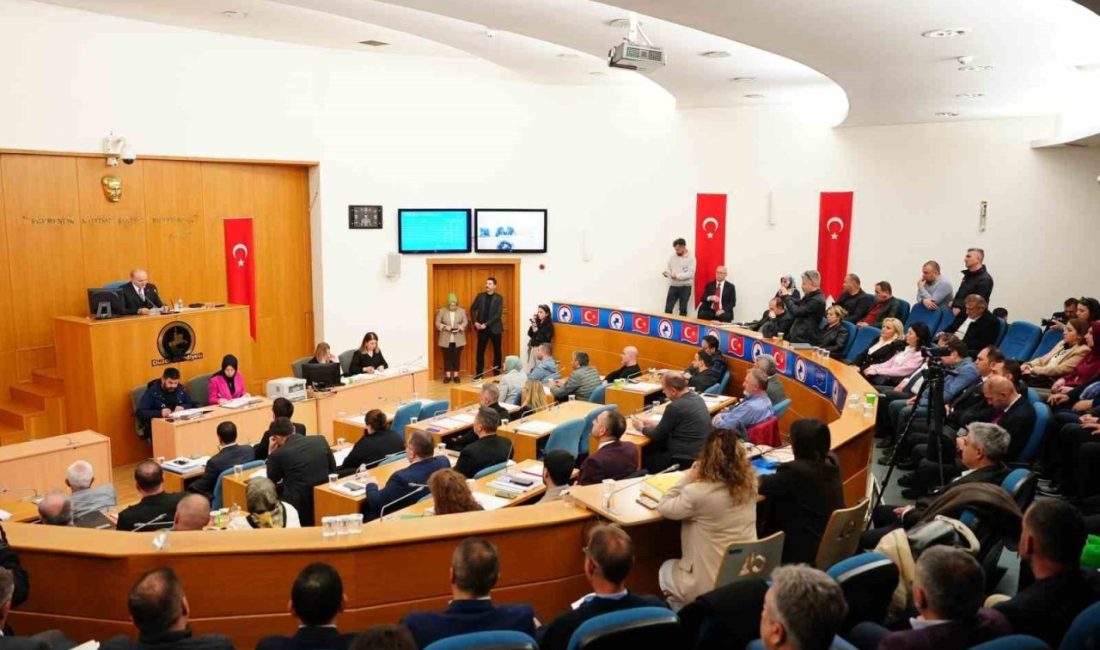 Düzce Belediye Başkanı Dr. Faruk Özlü, meclis toplantısında yaptığı konuşmada