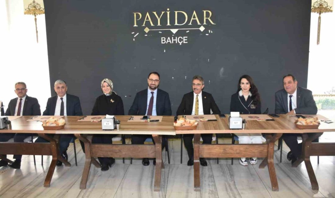 Başkan Şenol Dinç Kültür ve Sosyal İşler Müdürlerini misafir etti Sakarya’da ki belediyelerin Kültür ve Sosyal İşler Müdürlerinin Erenler de
