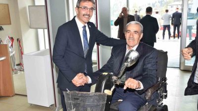 Erenler Belediye Başkanı Şenol Dinç, Erenler Belediyesi Bayramlaşma Programında vatandaşlarla