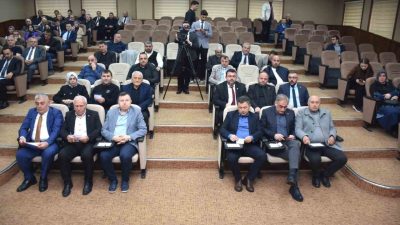 Nisan Ayı Olağan Meclis Toplantısında konuşan Erenler Belediye Başkanı Şenol