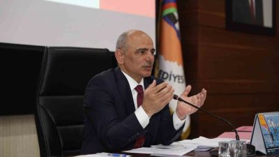 Körfez Belediyesi’nin nisan ayı meclisinde konuşan Belediye Başkanı Şener Söğüt,