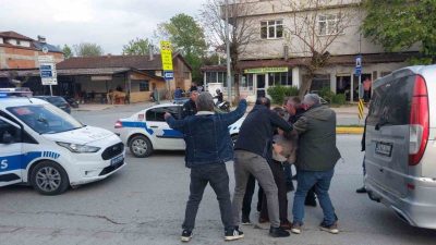 Sakarya’nın Akyazı ilçesinde bıçaklı kavga ihbarı üzerine hızla olay yerine