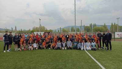Bilecik Kolej Kız Spor Kulübü ile Galatasaray U17 kadın futbol