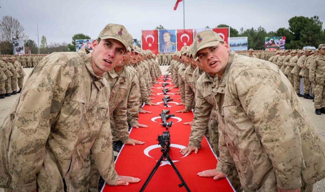 Bilecik’te 2 bin 871 Mehmetçik ant içti Bilecik Jandarma Eğitim Alay Komutanlığı’nda düzenlenen yemin töreninde, 2 bin
