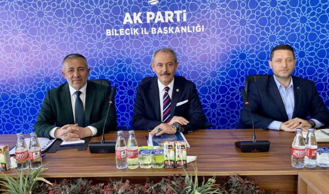 AK Parti Bilecik İl Başkanlığı’nda il yönetim kurulu üyelerinin katılımıyla