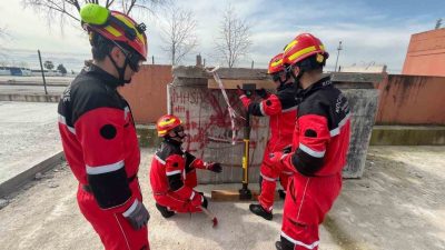 Kocaeli Büyükşehir Belediyesi Arama ve Kurtarma ekibi, afetlere müdahalede uzmanlaşmak