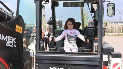 Kocaeli’de düzenlenen “Minik Mühendisler Buluşması” etkinliği renkli görüntülere sahne oldu.