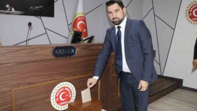 DÜZCE(İHA) – Düzce İl Genel Meclisi (İGM), il encümen üyeleri