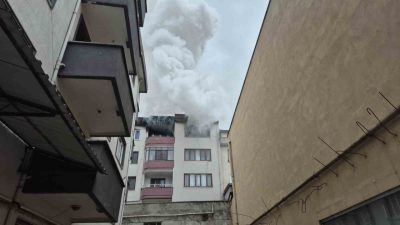 Düzce(İHA) – Düzce şehir merkezinde 5 katlı binanın en üst