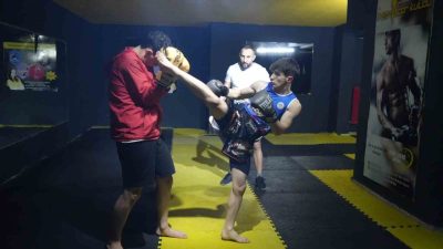 Muay thai, wushu ve kick boks branşlarında hem Türkiye hem