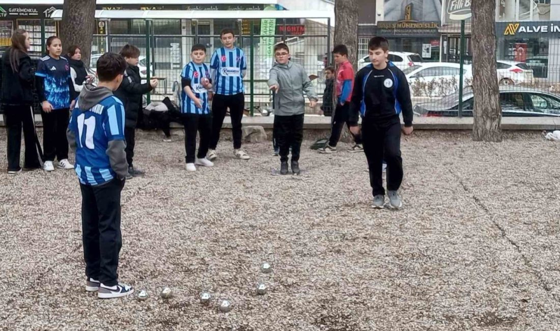 Hem sporda hem okulda başarı Bilecik’te düzenlenen Okul Spor Faaliyetleri Bocce Küçükler İl Seçmeleri, renkli