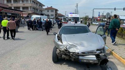Düzce’de otomobil ile hafif ticari aracın karıştığı trafik kazasında 7