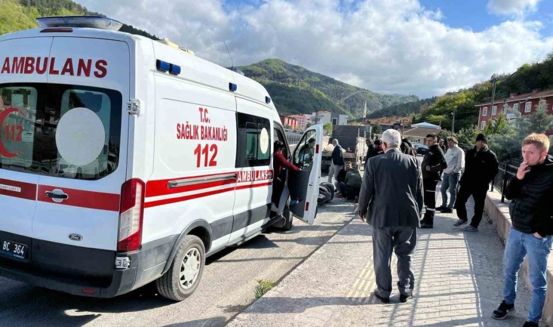Kastamonu’da motosiklet kamyona çarptı: 1 yaralı Kastamonu’da seyir halindeki motosiklet, kamyona çarptı. Kazada yaralanan sürücü hastaneye