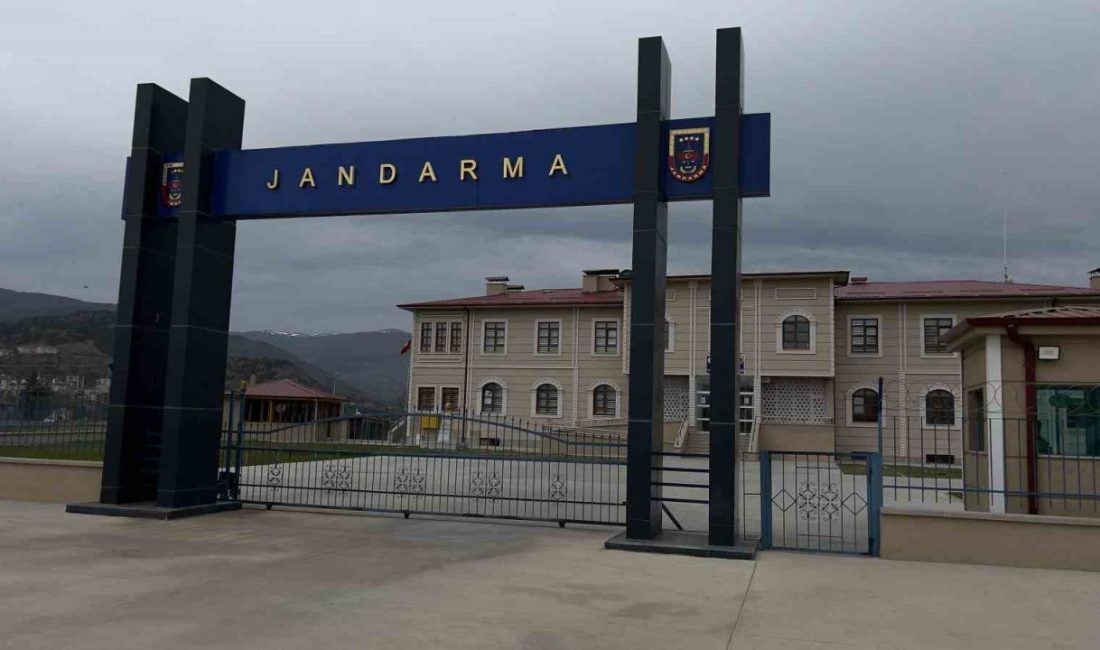 Kastamonu’nun Tosya ilçesi merkezli, telefon dolandırıcılarına yönelik düzenlenen operasyonda 10