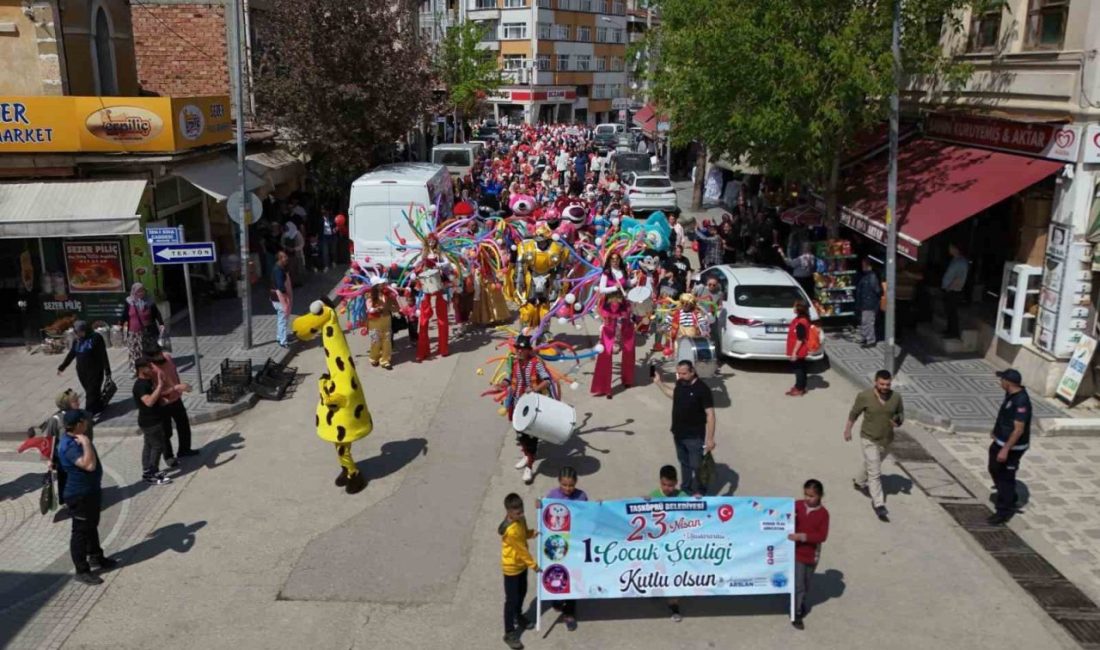 Kastamonu’da “Uluslararası Çocuk Şenliği” renkli görüntülere sahne oldu Kastamonu’nun Taşköprü ilçesinde 1. Uluslararası Taşköprü Çocuk Şenliği kapsamında düzenlenen