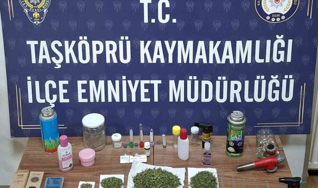 Kastamonu’da uyuşturucu operasyonu: 1 gözaltı Kastamonu’nun Taşköprü ilçesinde polis ekipleri tarafından düzenlenen uyuşturucu operasyonunda 1