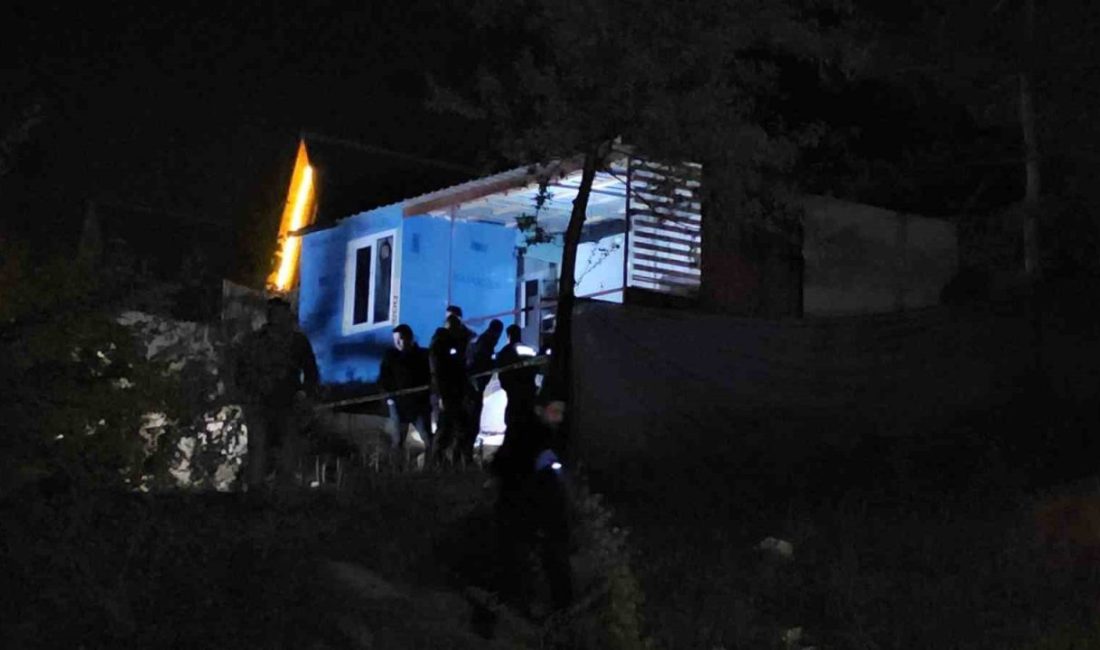 Sakarya’nın Sapanca ilçesinde 29 yaşındaki genç, arkadaş ortamında kazara ateşlendiği