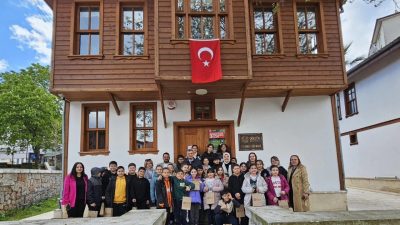 Gölcük Belediye Başkanı Ali Yıldırım Sezer, ilçede en çok kitap
