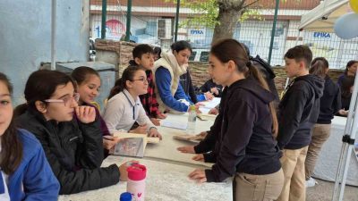 DÜZCE (İHA) – Düzce’de ortaokul öğrencilerinin yazdığı 43 hikayeden oluşan