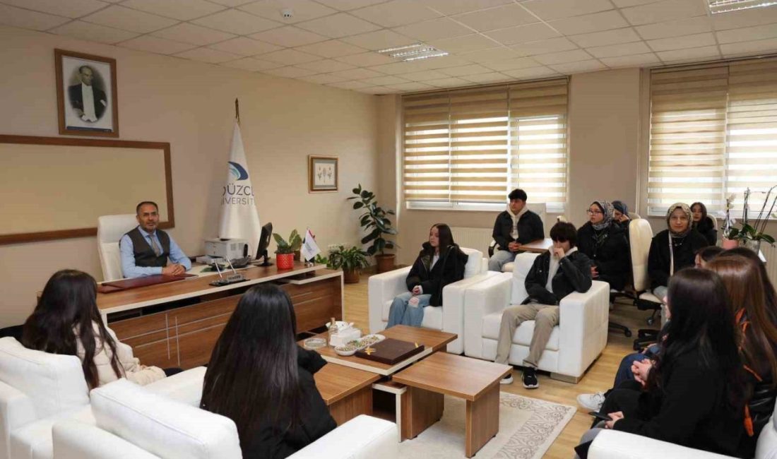 Lise öğrencileri Düzce Üniversitesi’nde Yığılca Çok Programlı Anadolu Lisesi’nde öğrenim gören son sınıf öğrencileri