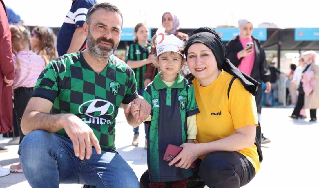 Kocaeli’de çocuklar, 23 Nisan Ulusal Egemenlik ve Çocuk Bayramı şenliklerinde