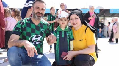 Kocaeli’de çocuklar, 23 Nisan Ulusal Egemenlik ve Çocuk Bayramı şenliklerinde