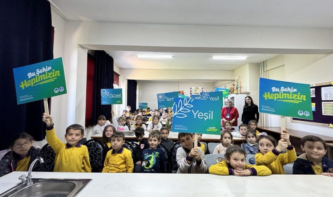 Sakarya Büyükşehir Belediyesi, ‘Bu Şehir Hepimizin’ düşüncesiyle okullarda öğrencilere farkındalık