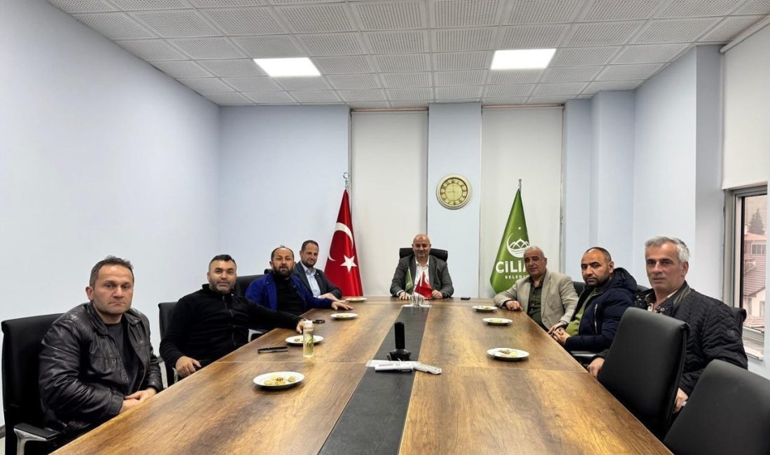 Muhtarlar sorunları Başkan Yıldız’a iletti DÜZCE(İHA) – Çilimli Belediye Başkanı Yılmaz Yıldız, düzenli olarak gerçekleştirdiği