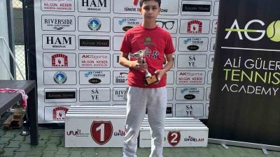 Tenis müsabakalarında Düzceli sporcular 2 altın ve 1 gümüş madalyanın