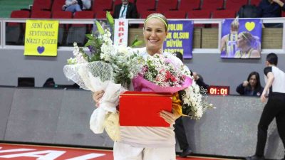 Yalova VIP Kadın Basketbol Takımı Kaptanı Nazlı Güler, 42 yaşında