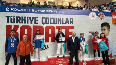 Türkiye Karate Federasyonu tarafından düzenlenen ve 4 bin 500 sporcunun