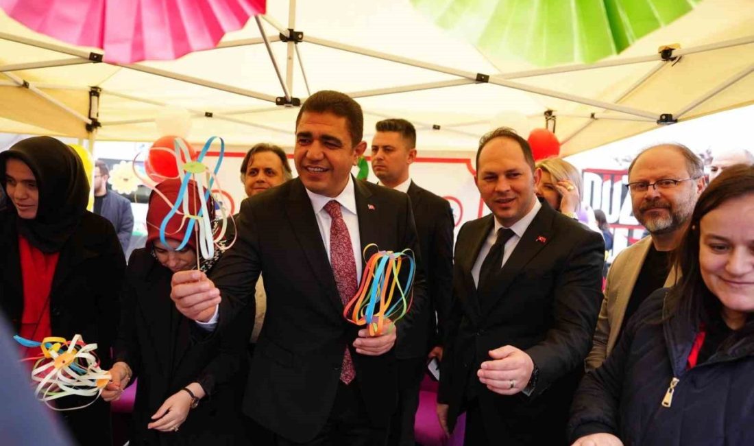 Şenliklerin adresi Anıtpark meydanı oldu DÜZCE(İHA) – Düzce’de geleneksel hale gelen kutlamaların adresi Millet Bahçesi