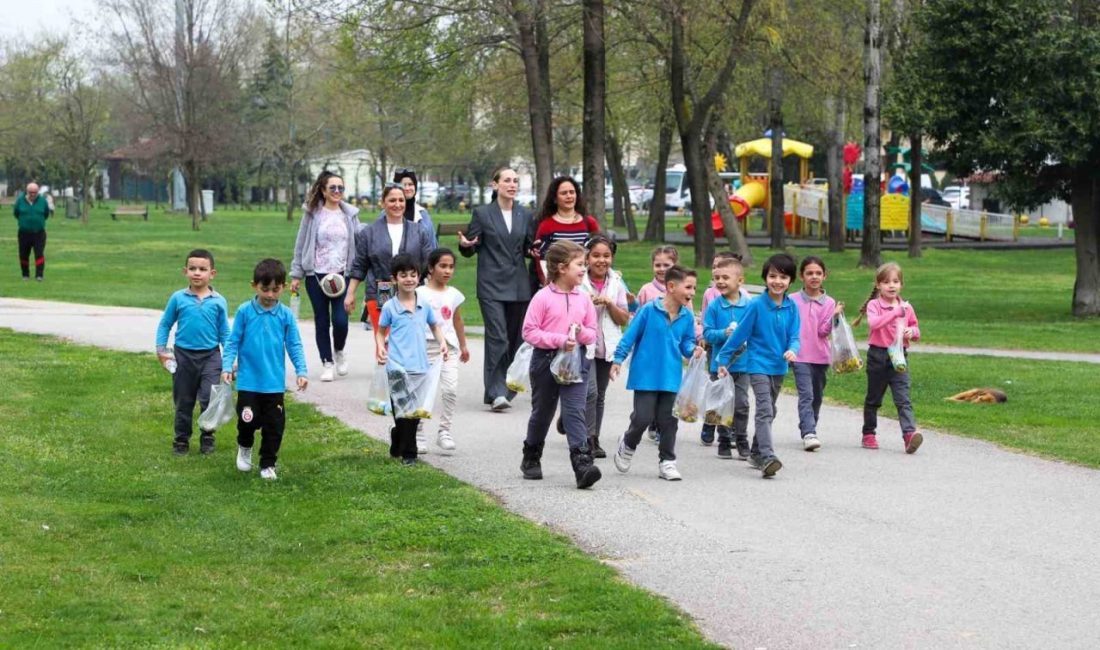 Su Müfettişleri görev başında: SASKİ gelecek nesillere su bilinci kazandırıyor SASKİ, suyun bilinçli kullanımı konusunda farkındalık oluşturmaya devam ediyor. Orhangazi