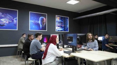 SUBÜ Bilişim Teknolojileri MYO’da YÖK’ün yapay zeka ve dijital dönüşüm