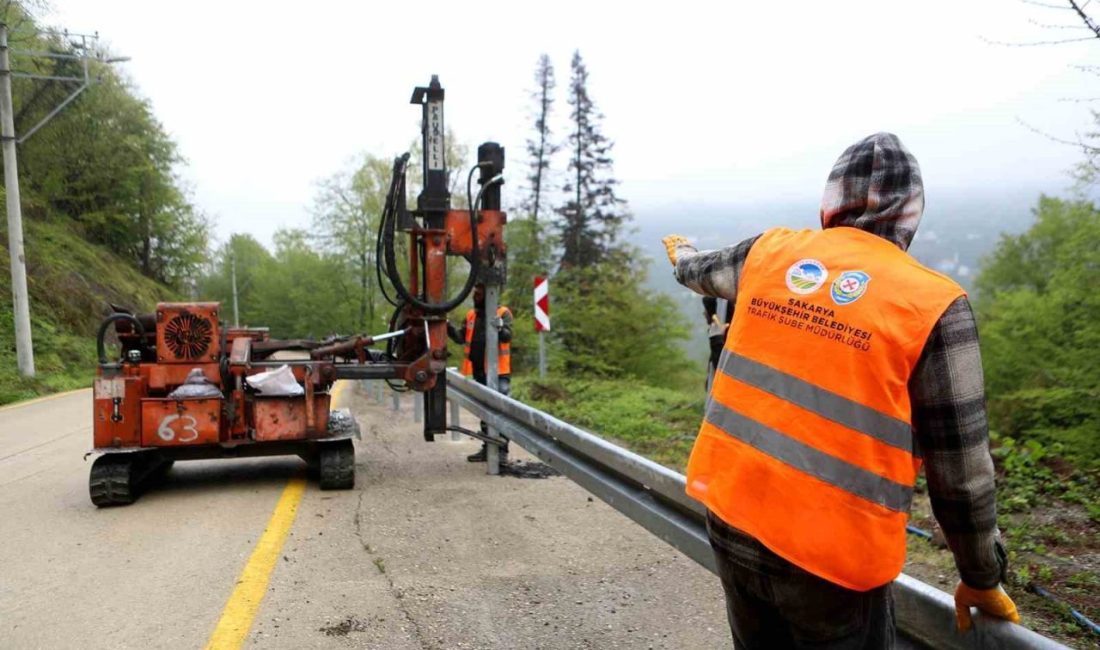 Taşyatak’ta çelik bariyer montajı tamam Sakarya Büyükşehir Belediyesi, Akyazı ilçesi Taşyatak Mahallesi’nde risk teşkil eden