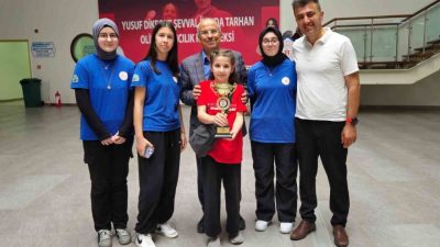 Havalı tabanca genç kadın takım kategorisinde yarışan Düzceli sporcular Türkiye