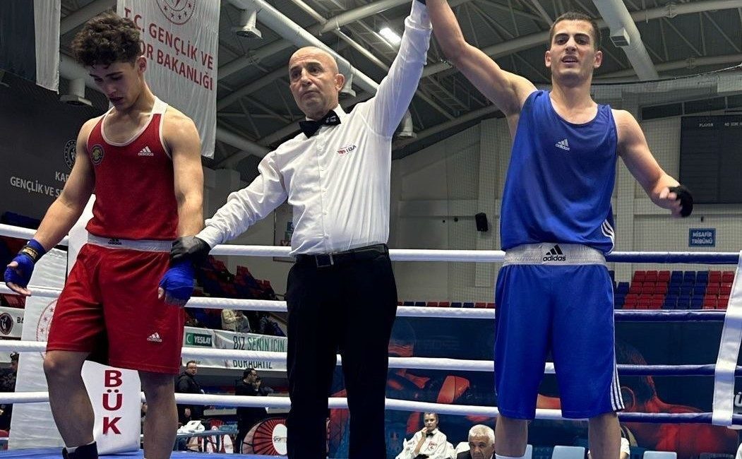 Türkiye şampiyonasından derece ile döndüler Okul Sporları liseler arası boks Türkiye şampiyonasında Düzceli sporcular 2
