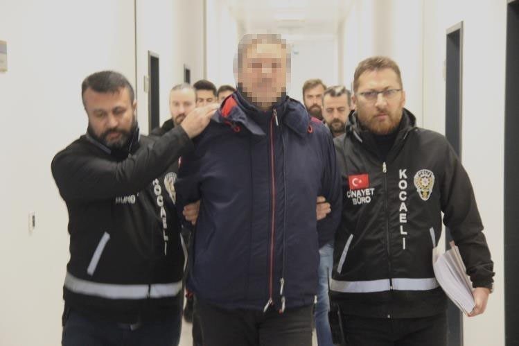 İstanbul’da darp edildikten sonra halıya sarılarak otomobilin bagajında Kocaeli’ye getirilen