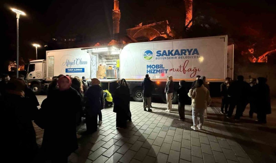 Üsküdar Belediyesi, Sakarya Büyükşehir Belediyesi’nin yardım tırını kaldırttı İstanbul’un Silivri açıklarında 6.2 büyüklüğünde meydana gelen depremin ardından Sakarya